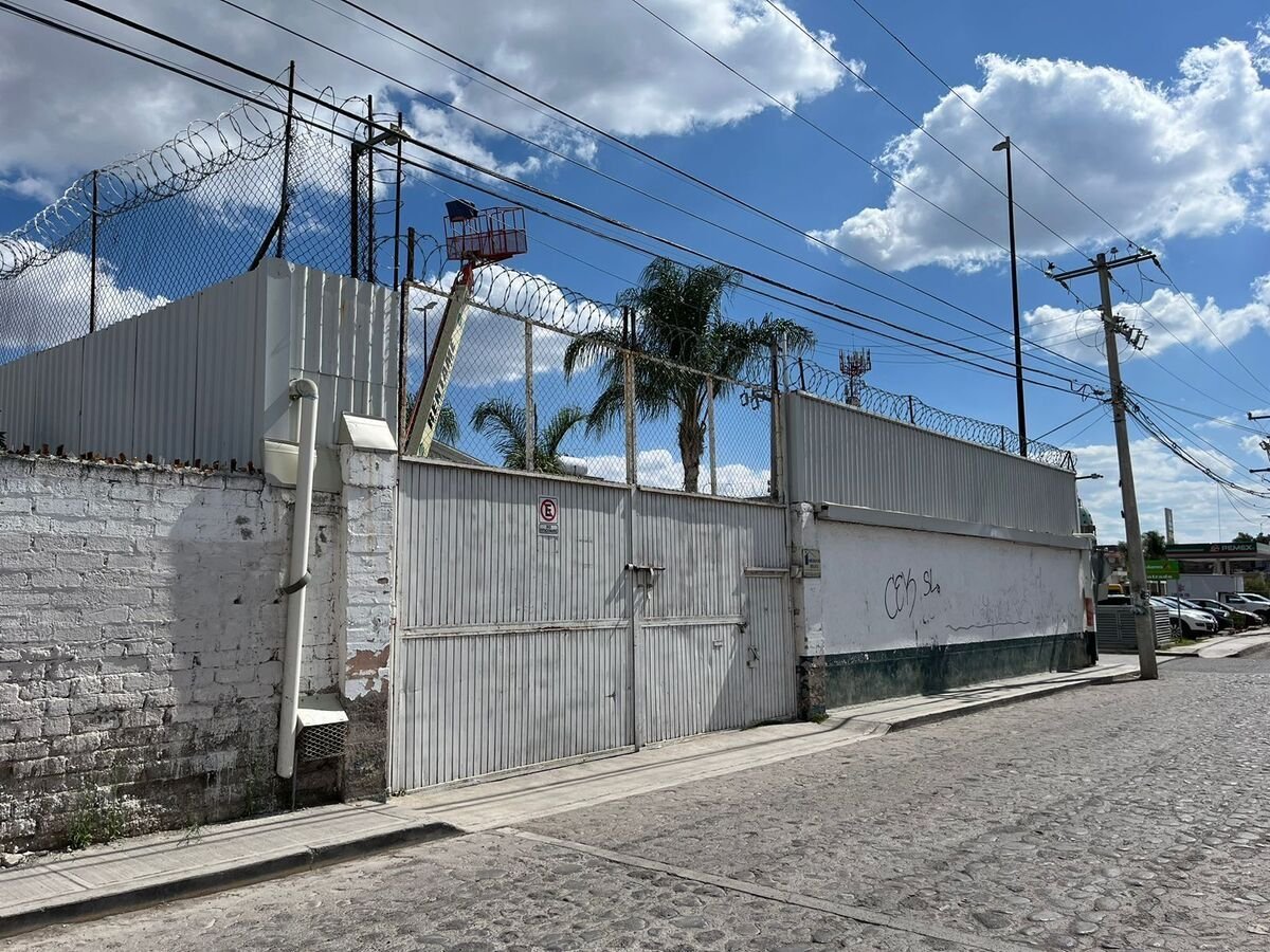 VENTA DE BODEGA COMERCIAL EN SANTA ROSA JAUREGUI