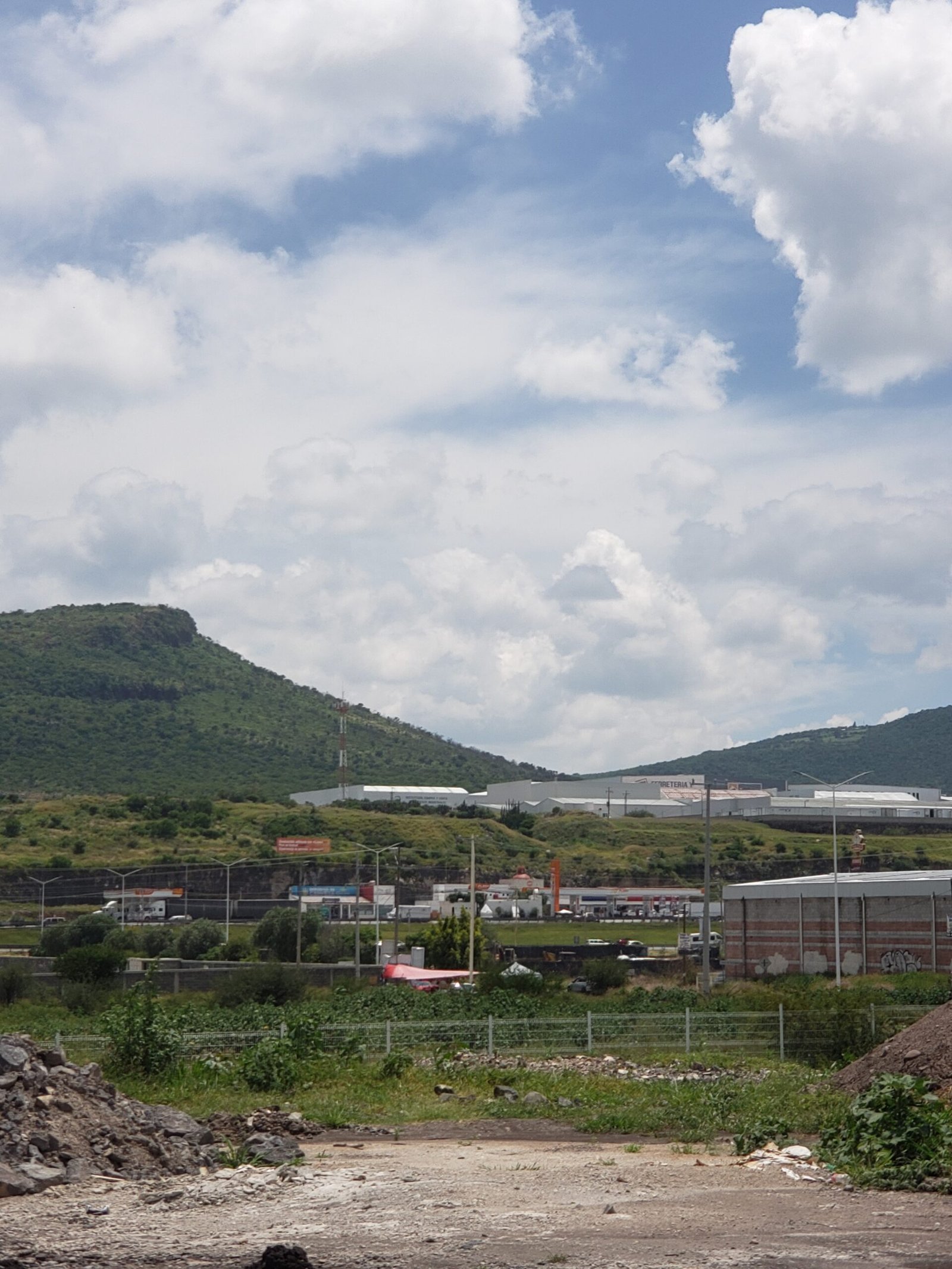 VENTA DE TERRENOS INDUSTRIALES DENTRO DE PARQUE ZONA SUR (CONIN) - Image 4