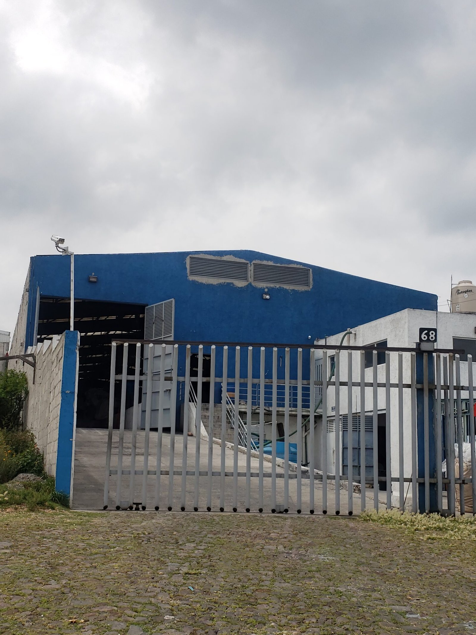 VENTA DE BODEGA EN SAN JUAN DEL RIO EN PARQUE INDUSTRIAL - Image 2
