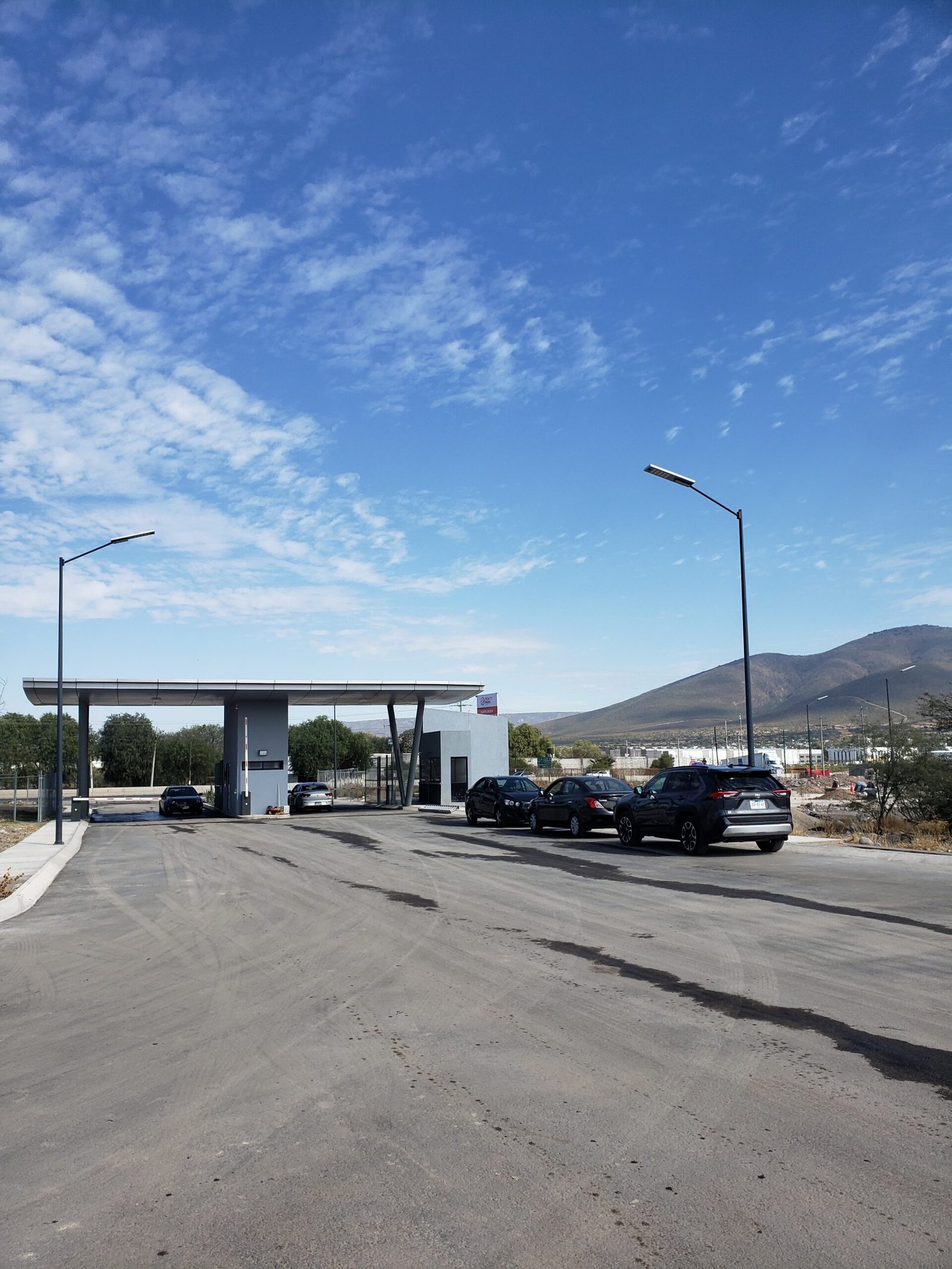 VENTA DE BODEGAS ZONA NORTE (SLP) FRENTE AL PIQ - Image 2