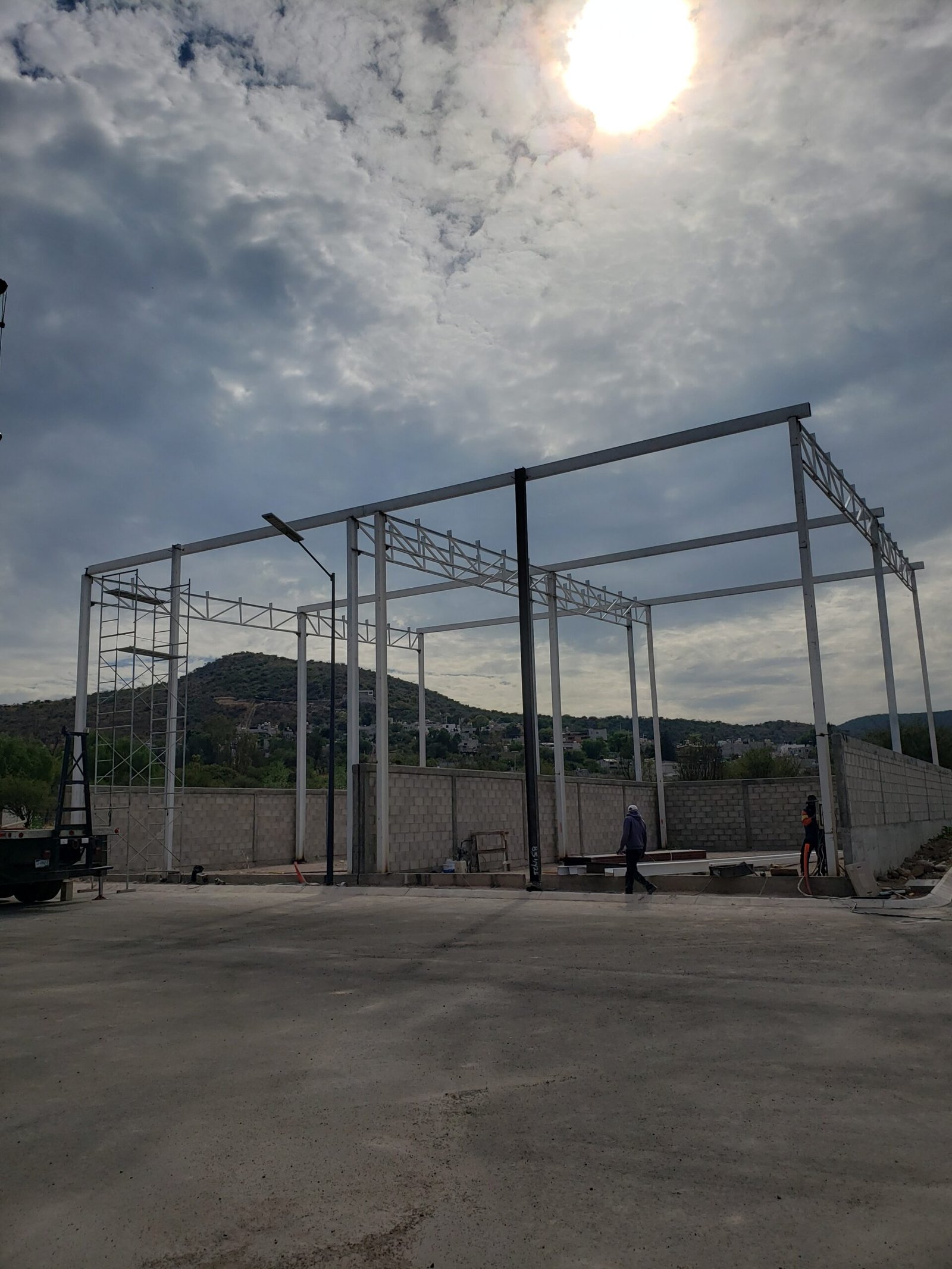 VENTA DE BODEGAS ZONA NORTE (SLP) FRENTE AL PIQ - Image 5