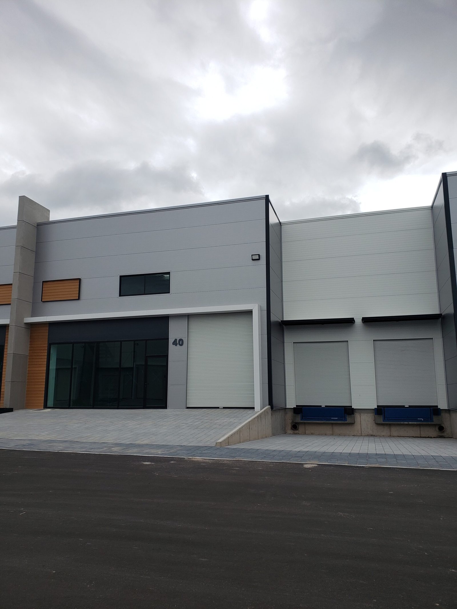 VENTA DE NAVE INDUSTRIAL A MINUTOS DEL AEROPUERTO DE QUERETARO - Image 9