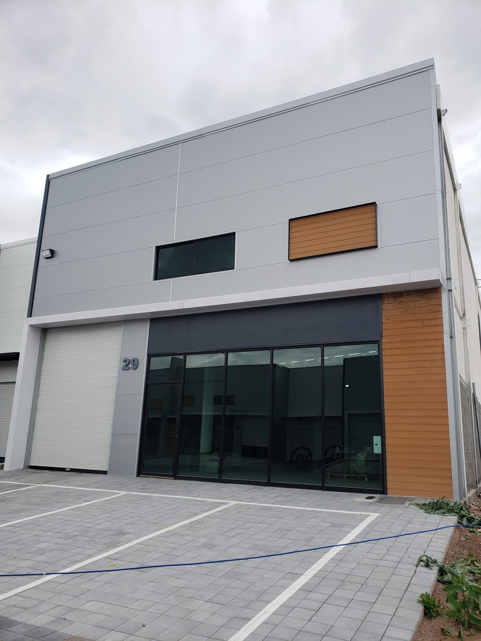 VENTA DE NAVE INDUSTRIAL A MINUTOS DEL AEROPUERTO DE QUERETARO - Image 12