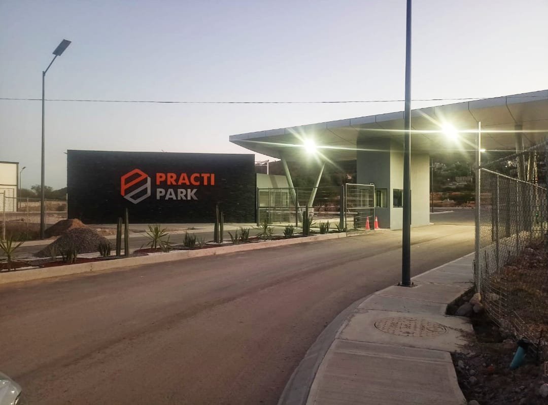 VENTA DE BODEGAS ZONA NORTE (SLP) FRENTE AL PIQ - Image 8